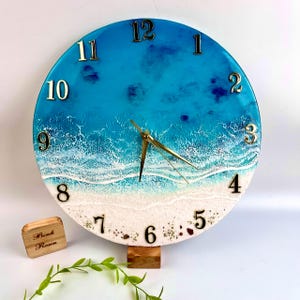 Ocean Resin Wall Clock – Handmade Beach Decor – Coastal Blue Epoxy Art – Unique Housewarming Gift